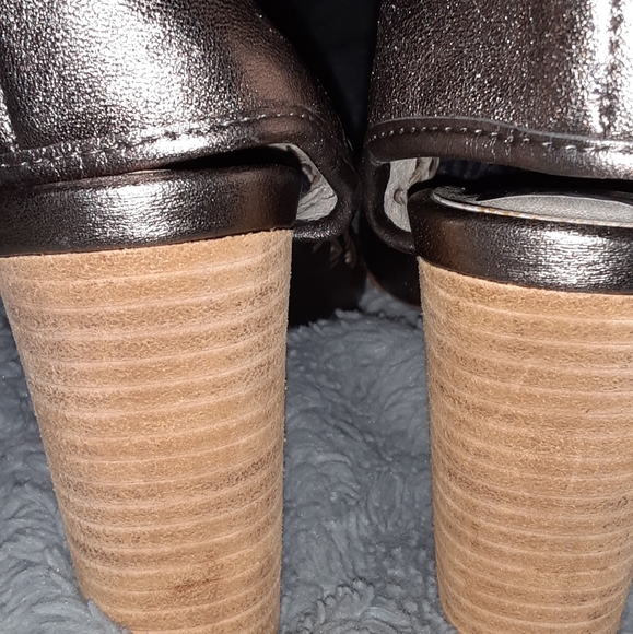 Sandals - Picture 5 of 8